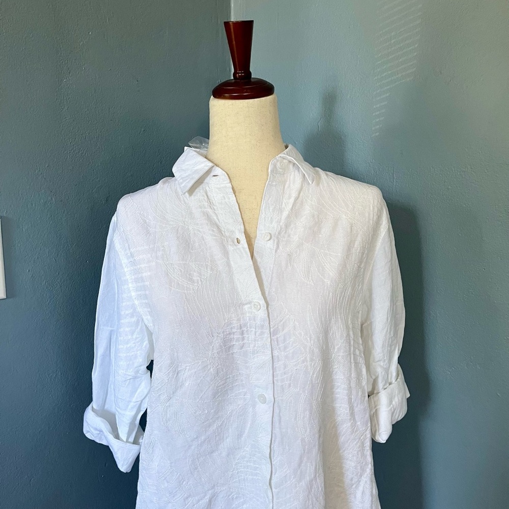 NWT- Tommy Bahama,White Button-Up Shirt, size xs - Picture 2 of 6